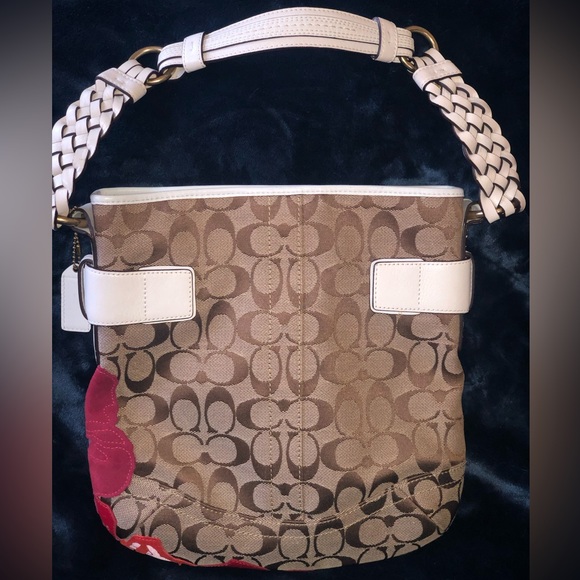 Coach Purse: Poppy. Discontinued & Pristine. Hospital bills = parting for cheap. - Picture 2 of 5